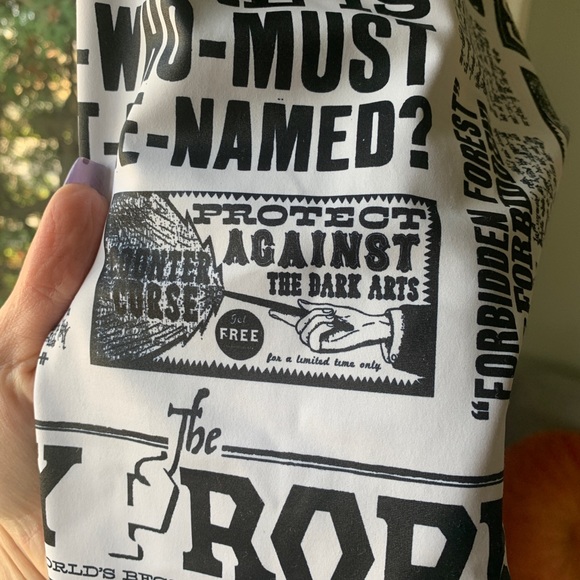 Blackmilk Harry Potter Daily Prophet Leggings - Picture 9 of 10